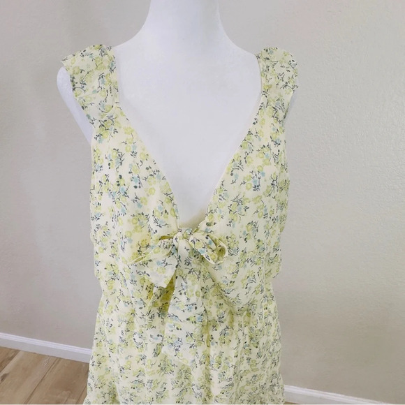 NWT SADIE & SAGE beautiful floral romper - Picture 2 of 9